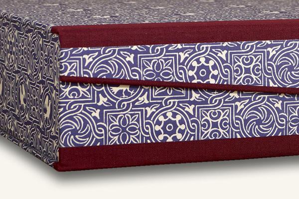 Blaue Schachtel "Bertl", weiße Taube, Utensilienbox